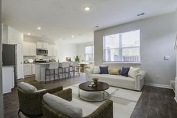 827 Kirby Court photo 4