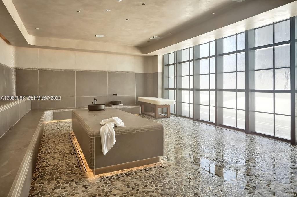 159 NE 6th , Unit 2602, Miami, FL 33132 Photo