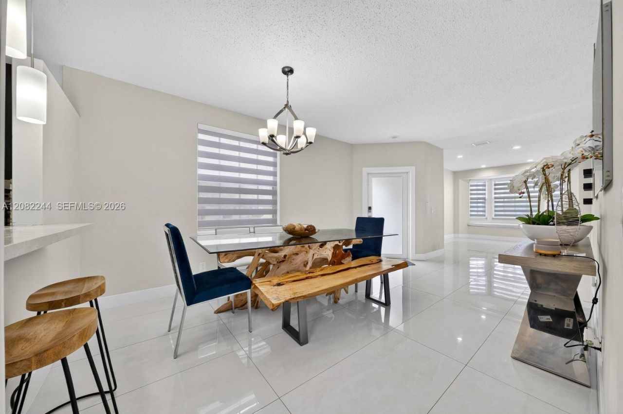 5093 SW 153rd Ter, Davie, FL 33331 Photo