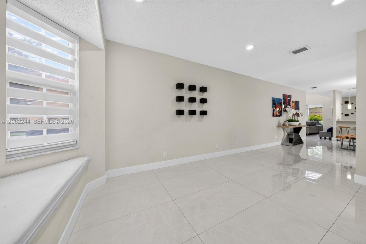 5093 SW 153rd Ter, Davie, FL 33331 Photo