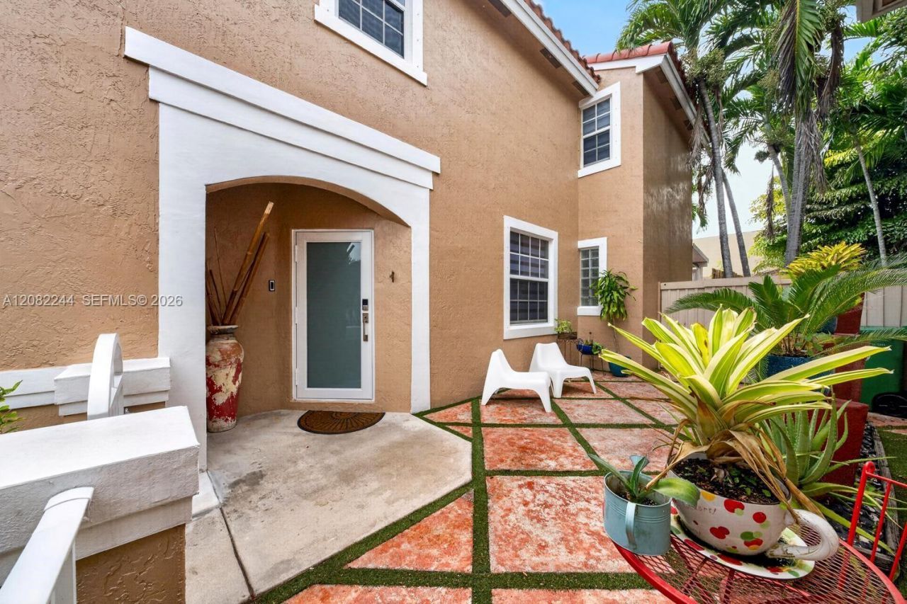 5093 SW 153rd Ter, Davie, FL 33331 Photo