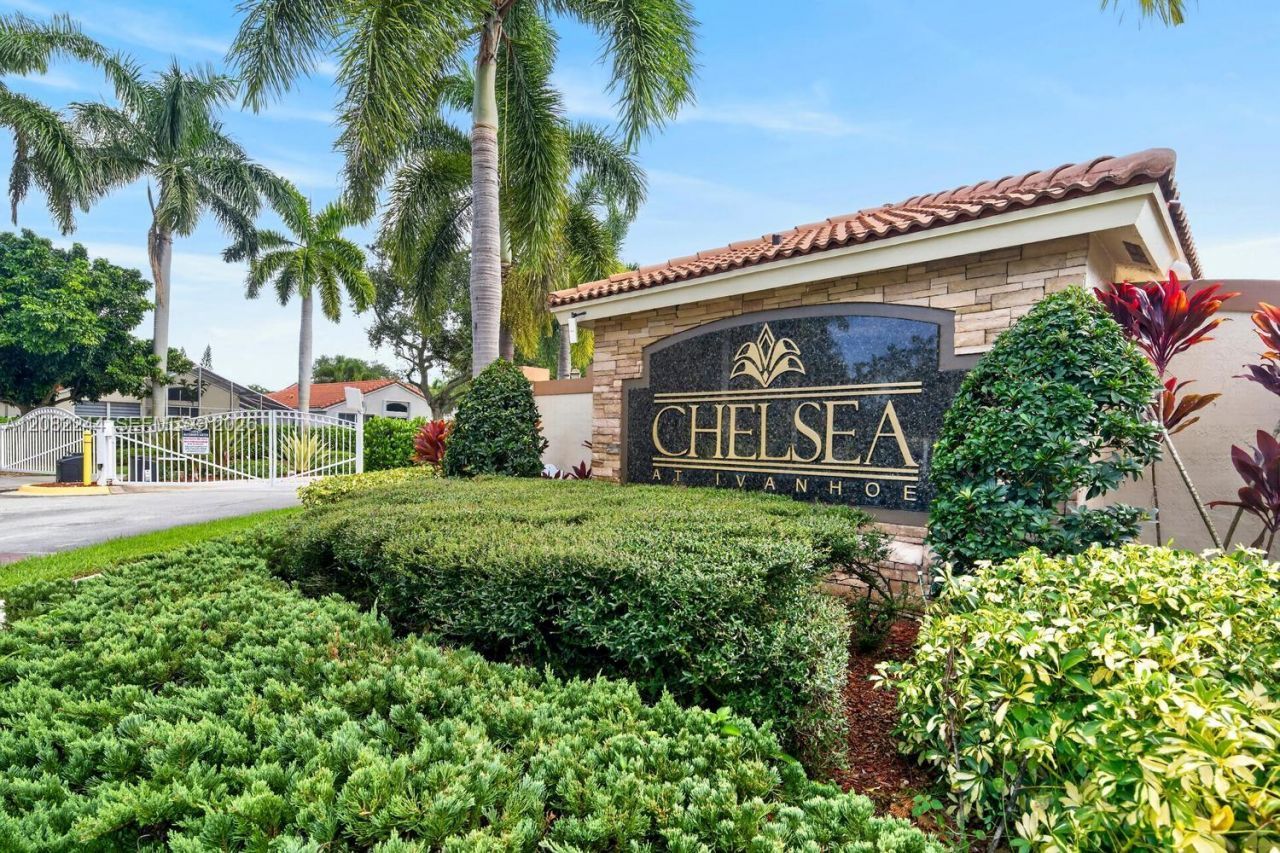 5093 SW 153rd Ter, Davie, FL 33331 Photo