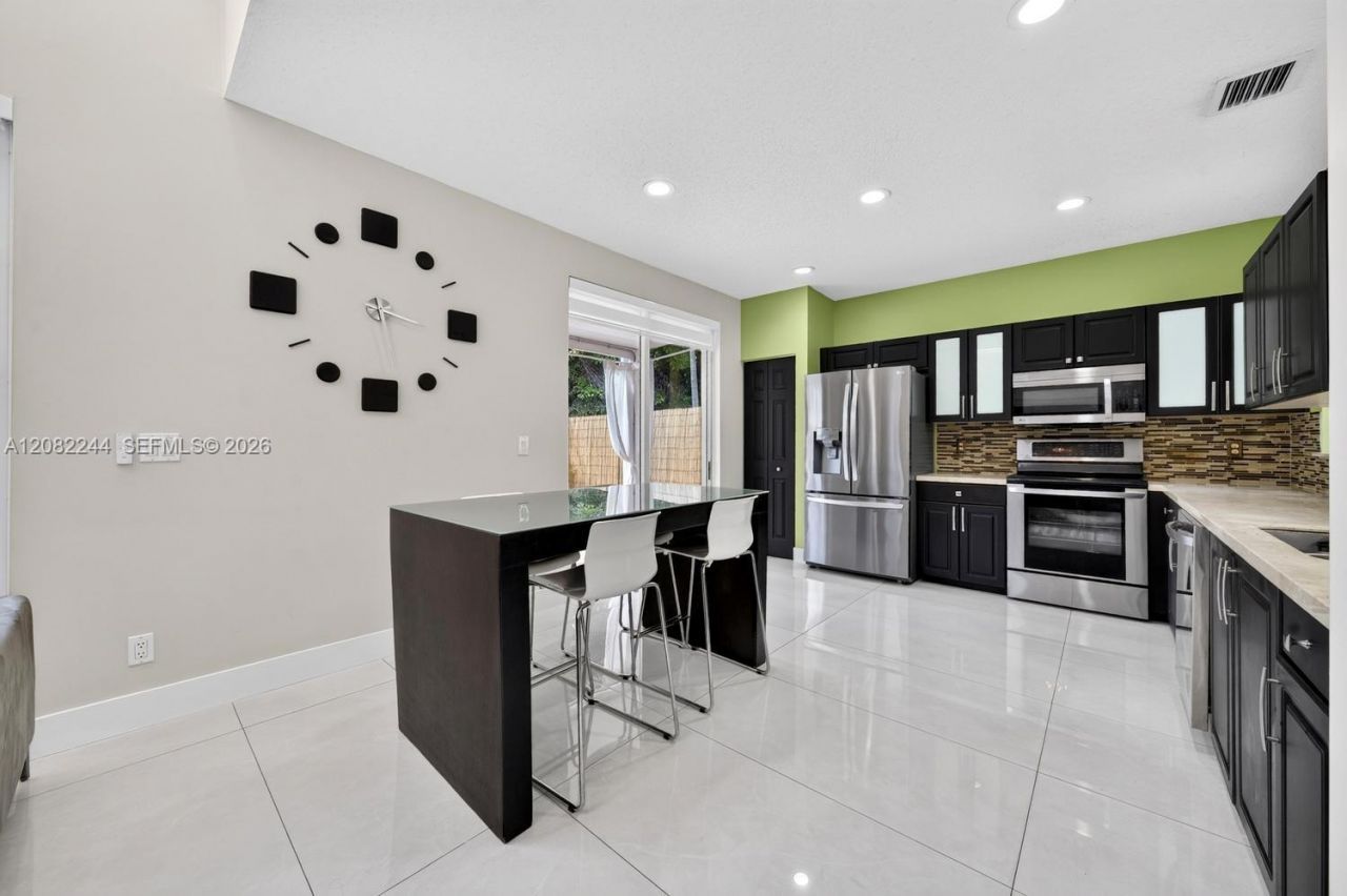 5093 SW 153rd Ter, Davie, FL 33331 Photo