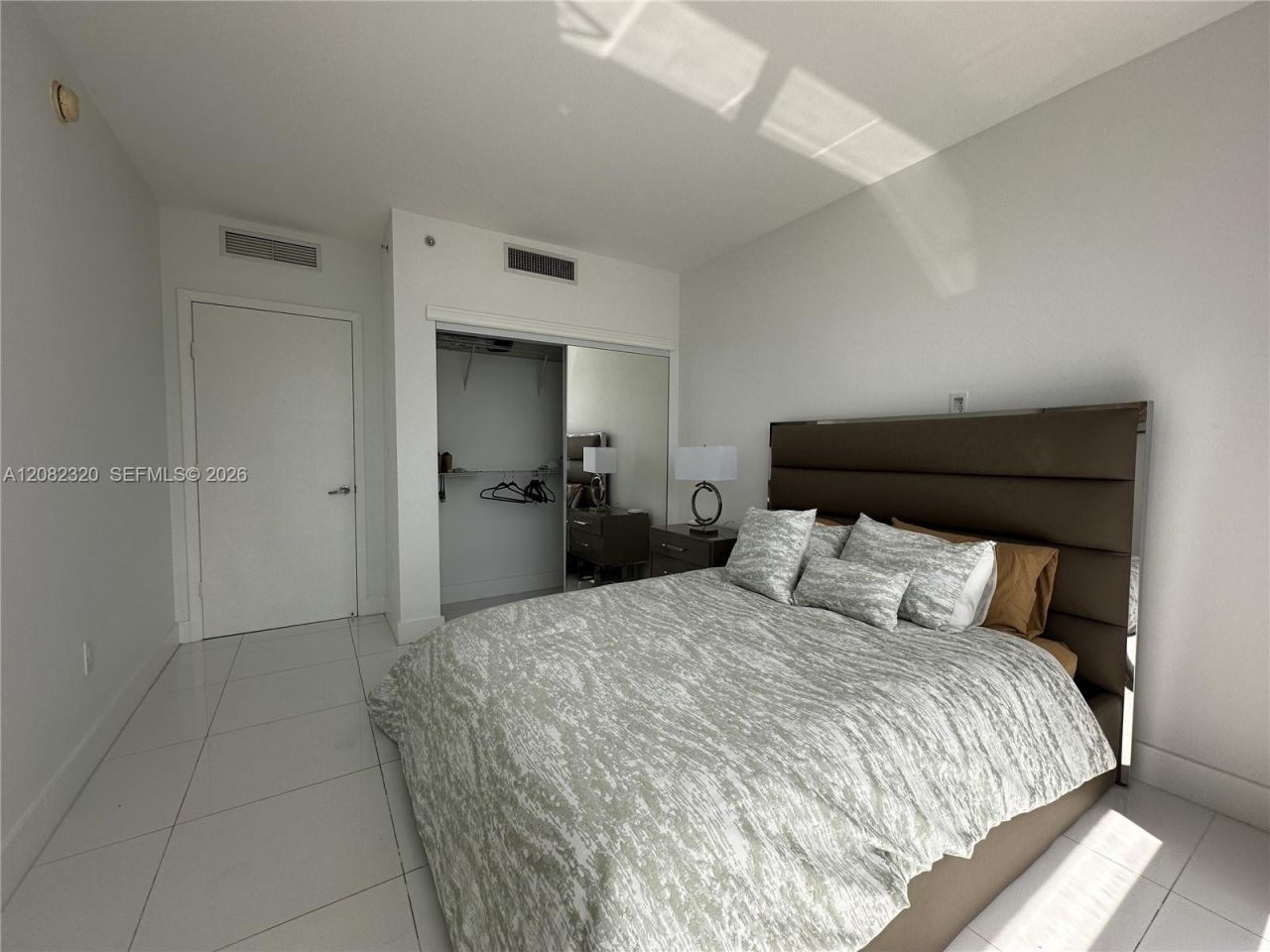 92 SW 3rd St , Unit 3501, Miami, FL 33130 Photo
