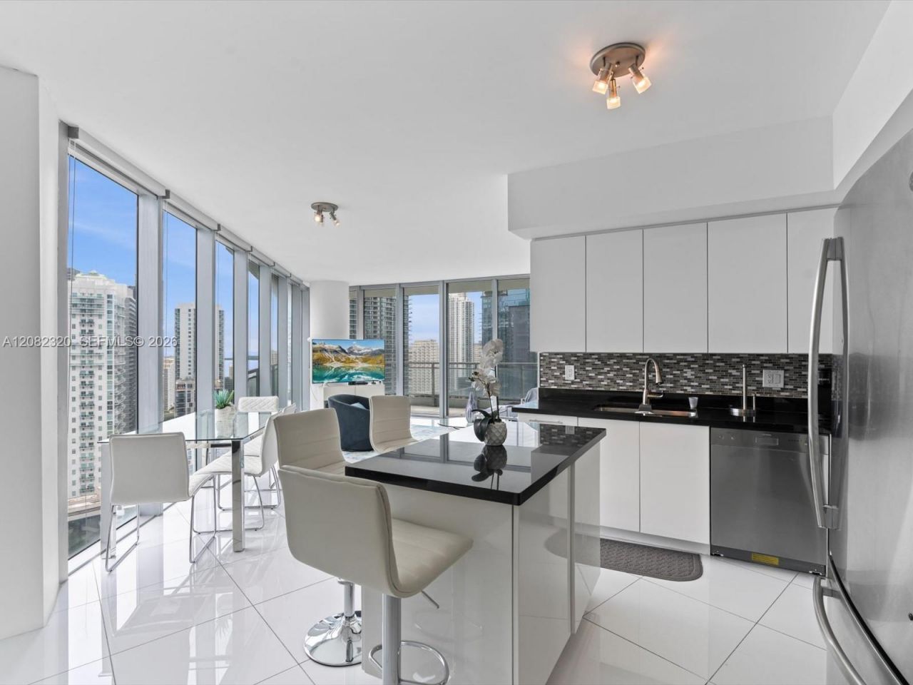 92 SW 3rd St, Unit 3501, Miami, FL 33130 Photo