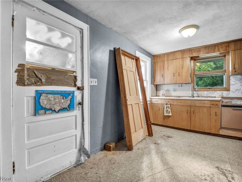 1494 Lakeland Avenue, Akron, OH 44320 Photo 12