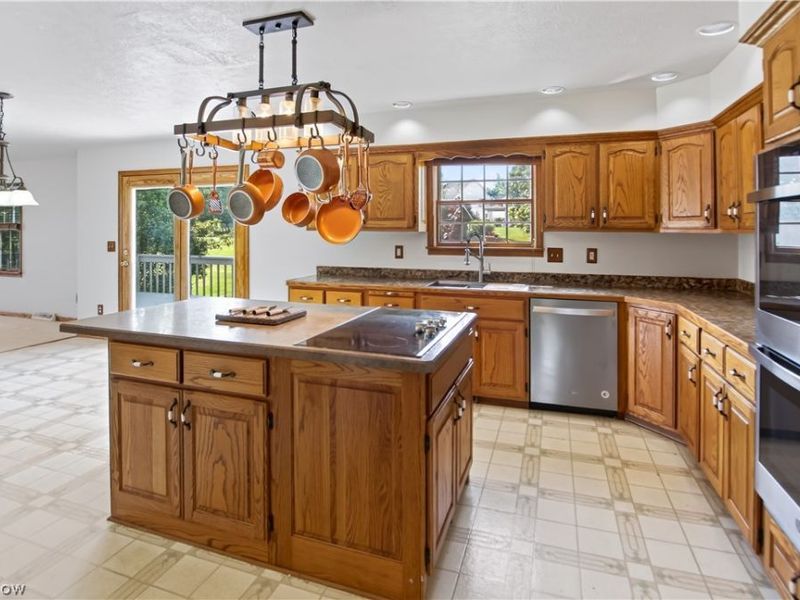 1062 Brandywine Drive, Medina, OH 44256 Photo 9