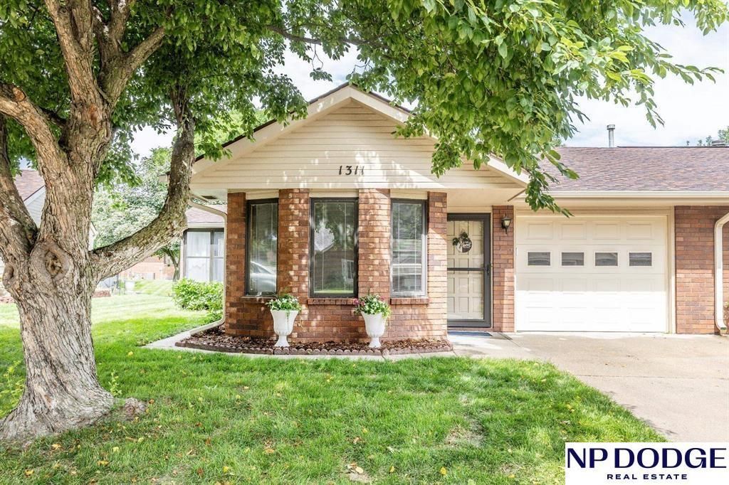 1311 Silver Ridge Road, Unit 52, Lincoln, NE 68510 Main Photo