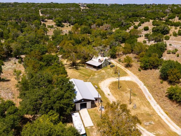 190 Enchanted Valley Rd, Kerrville, TX 78028
