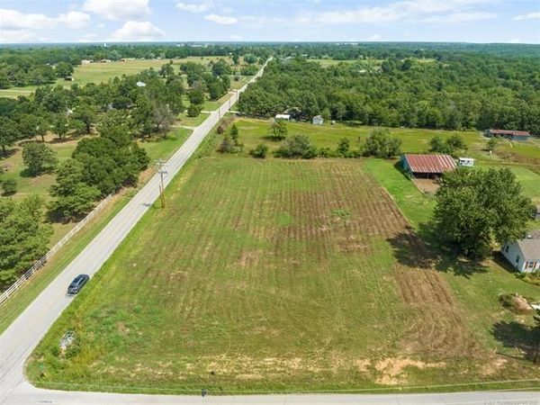 1 E 121st Street, Coweta, OK 74429