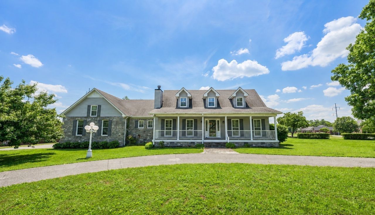 131 Stonehouse Dr, Gallatin, TN 37066 Main Photo