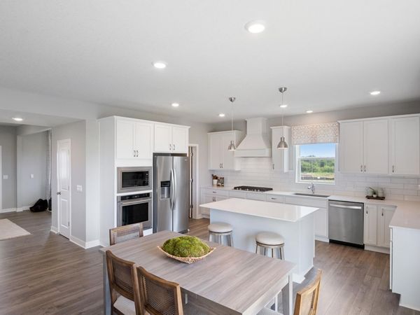 2089 Kestrel Drive, Shakopee, MN 55379