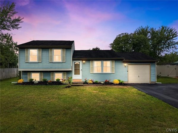 8496 Chinkapin Circle, Cicero, NY 13039