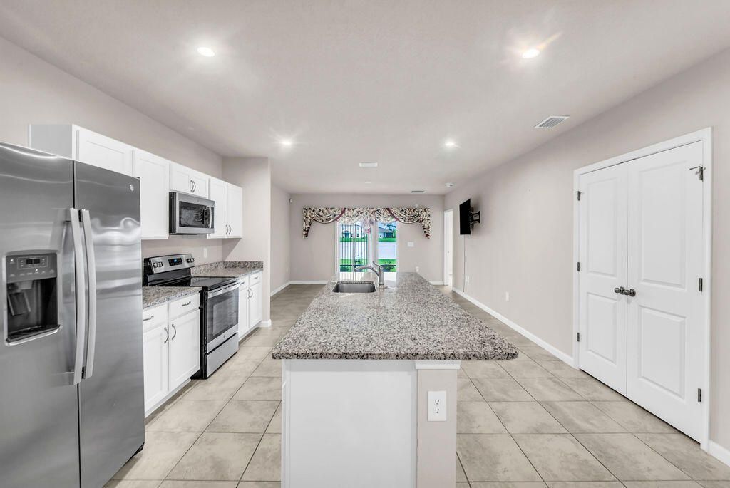 818 Persimmon Place, Fort Pierce, FL 34981 Photo