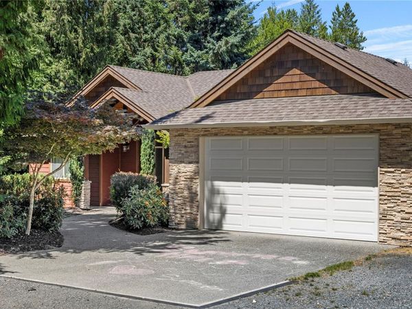 1755 Galvin Pl , Qualicum Beach, BC V9K 2V3