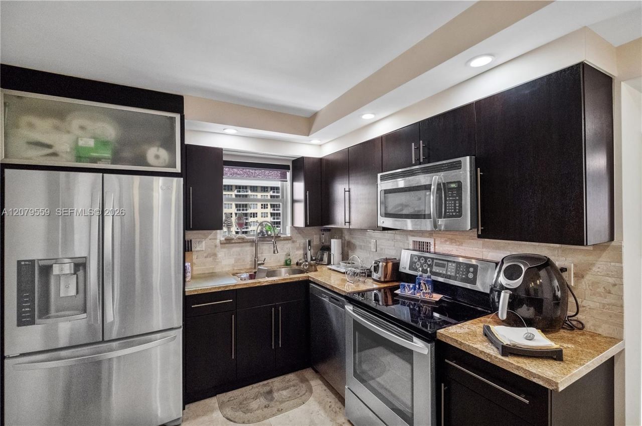 5555 Collins Ave, Unit 14B, Miami Beach, FL 33140 Photo