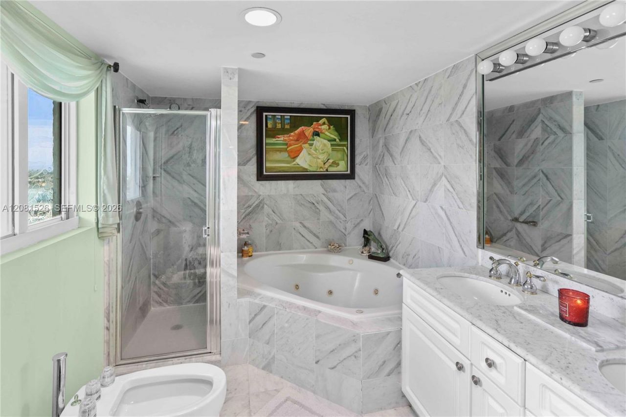 5900 Collins Ave, Unit 2304, Miami Beach, FL 33140 Photo