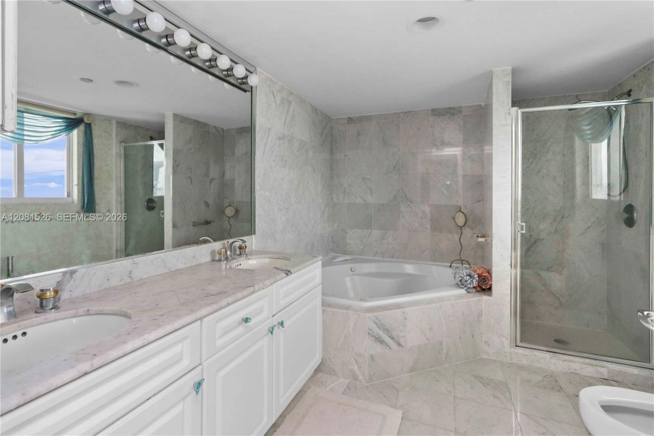 5900 Collins Ave, Unit 2304, Miami Beach, FL 33140 Photo