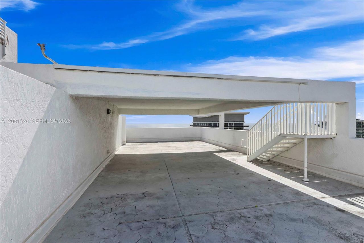 5900 Collins Ave, Unit 2304, Miami Beach, FL 33140 Photo
