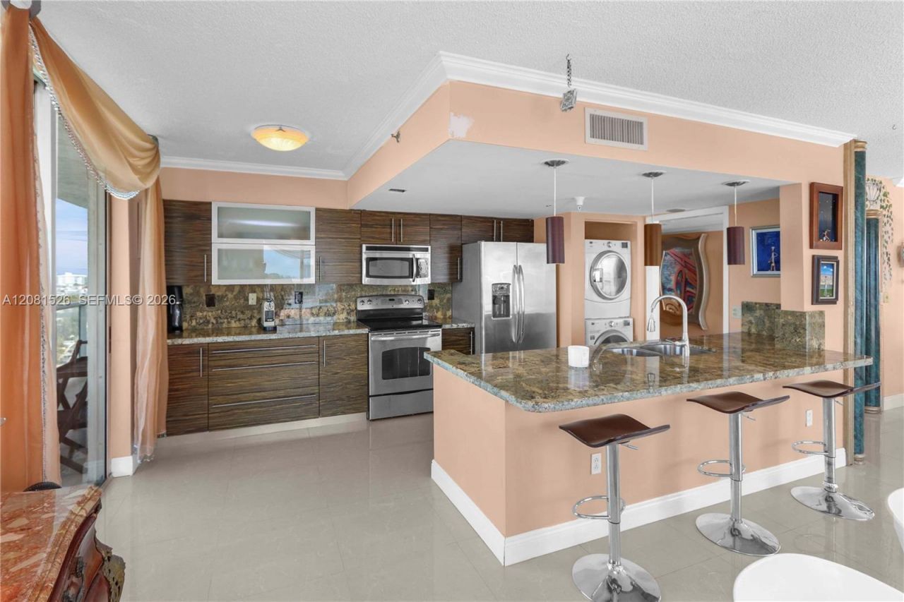 5900 Collins Ave, Unit 2304, Miami Beach, FL 33140 Photo