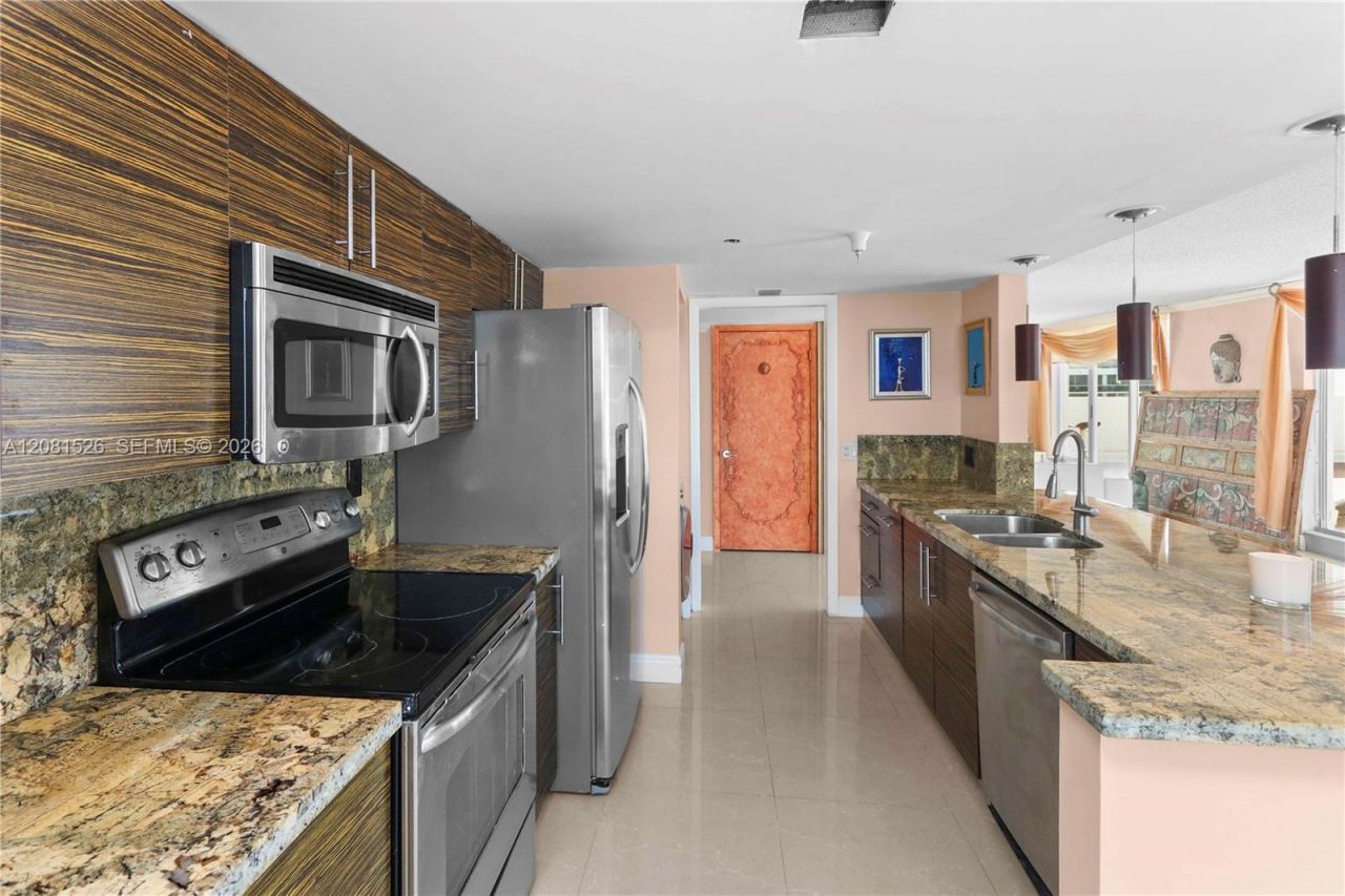 5900 Collins Ave, Unit 2304, Miami Beach, FL 33140 Photo