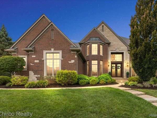 739 Majestic Drive, Rochester Hills, Mi 48306