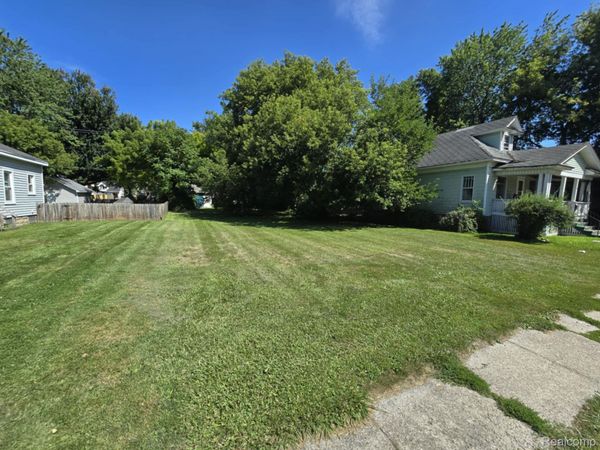 2400 Stone Street , Port Huron, Mi 48060