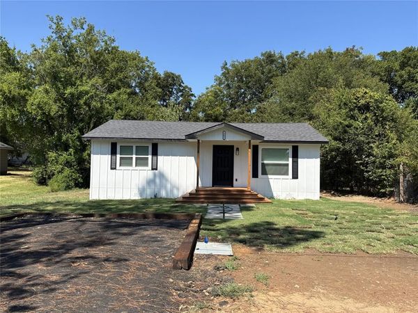 205 N Main Street , Edgewood, TX 75117