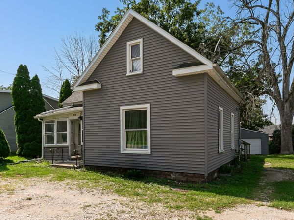 709 N High Street , Port Byron, IL 61275