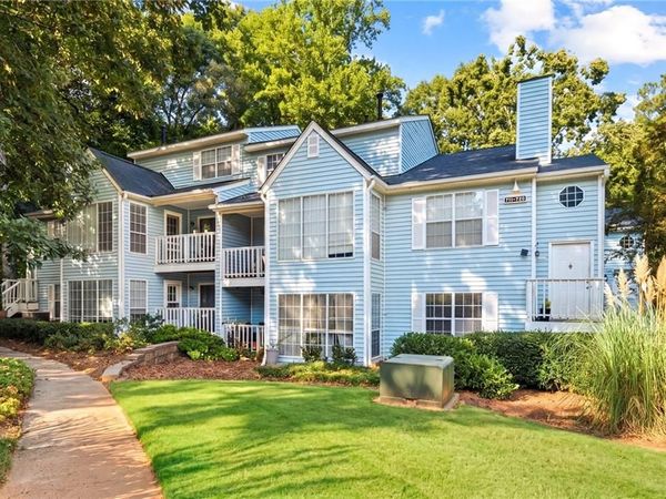711 Glenleaf Drive , Peachtree Corners, GA 30092