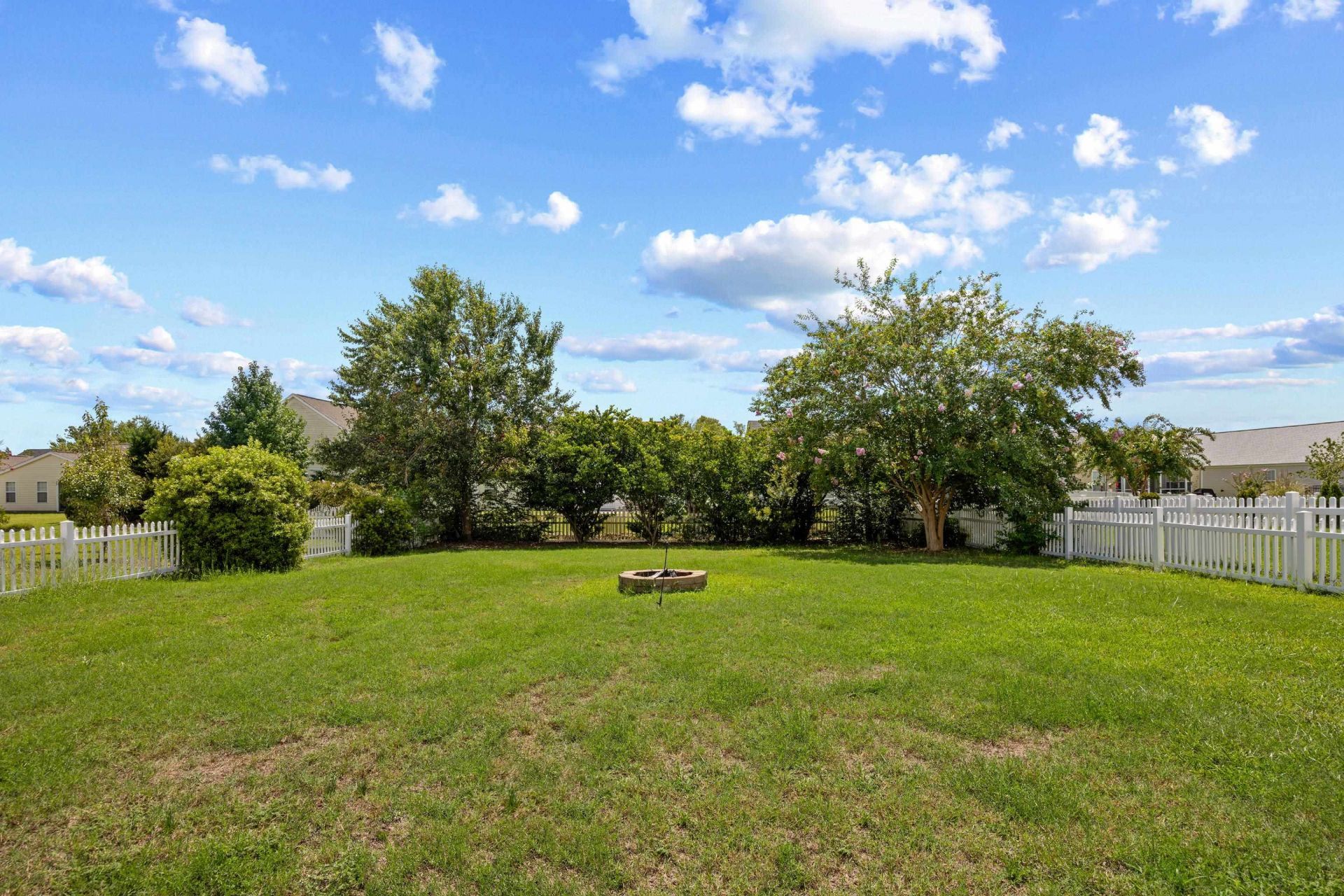 2629 Scarecrow Way Photo 32