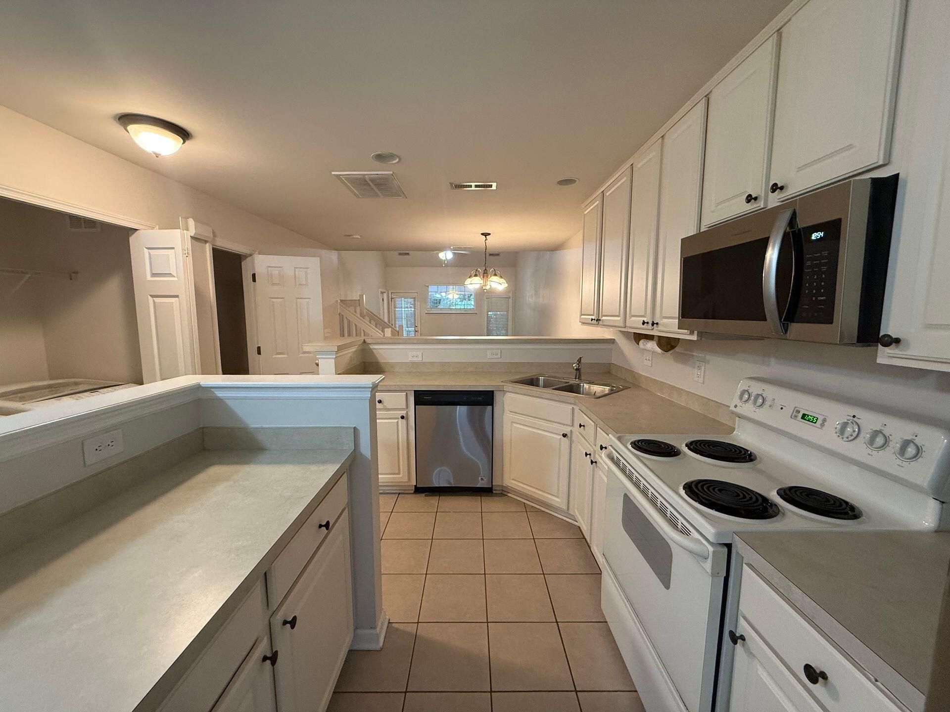 222 Kelsey Boulevard Photo 5