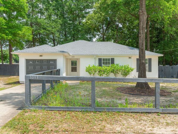 1093 Farmer Street, Crestview, FL 32539