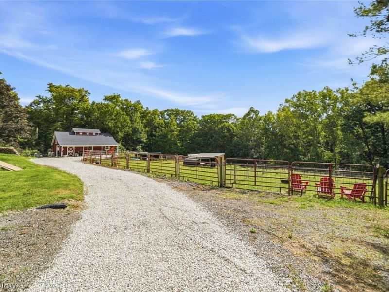 10875 Sperry Road, Kirtland, OH 44094 Photo 3