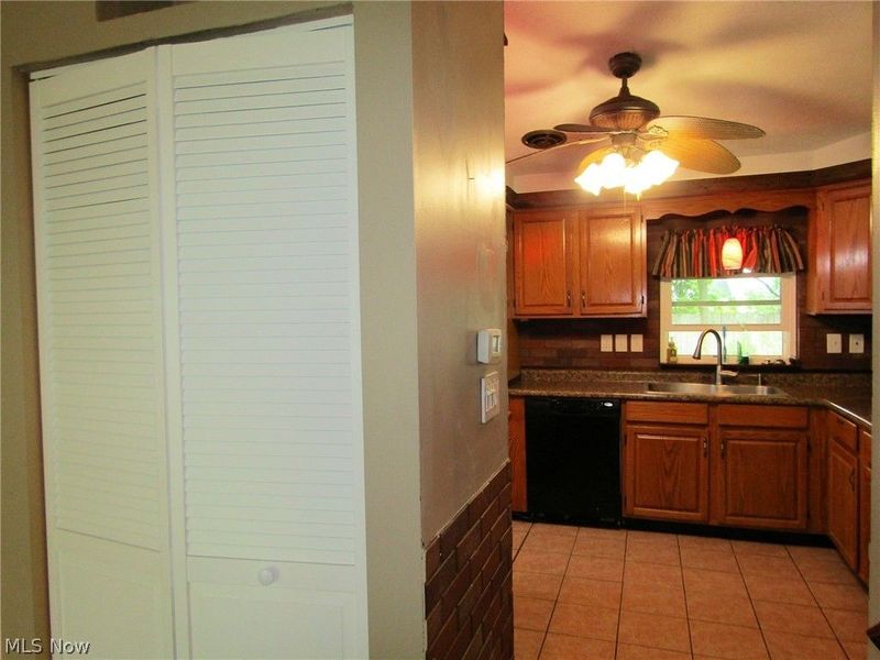 1921 Birch Trace Drive, Austintown, OH 44515 Photo 13