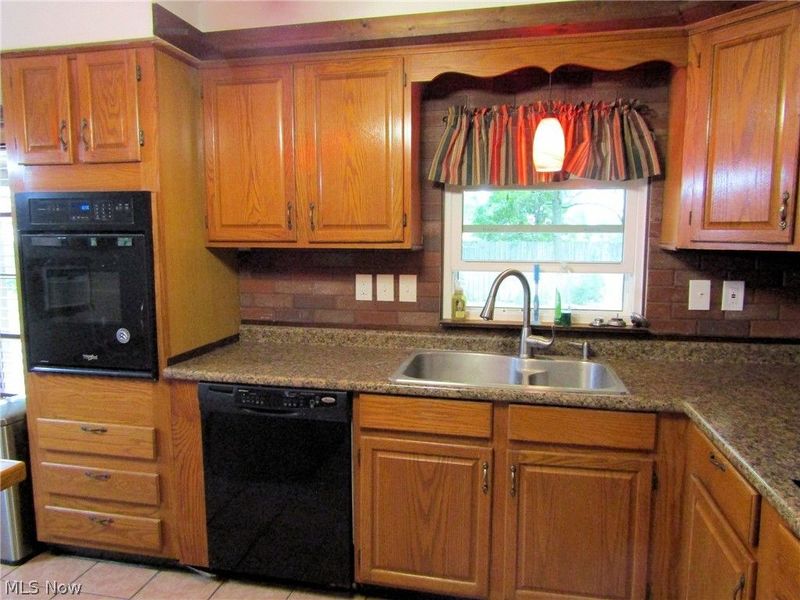 1921 Birch Trace Drive, Austintown, OH 44515 Photo 9