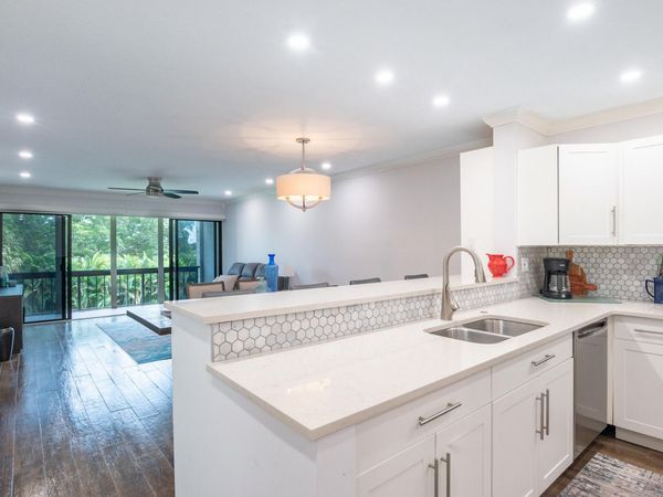 2500 PRESIDENTIAL Way, Unit 304, West Palm Beach, FL 33401
