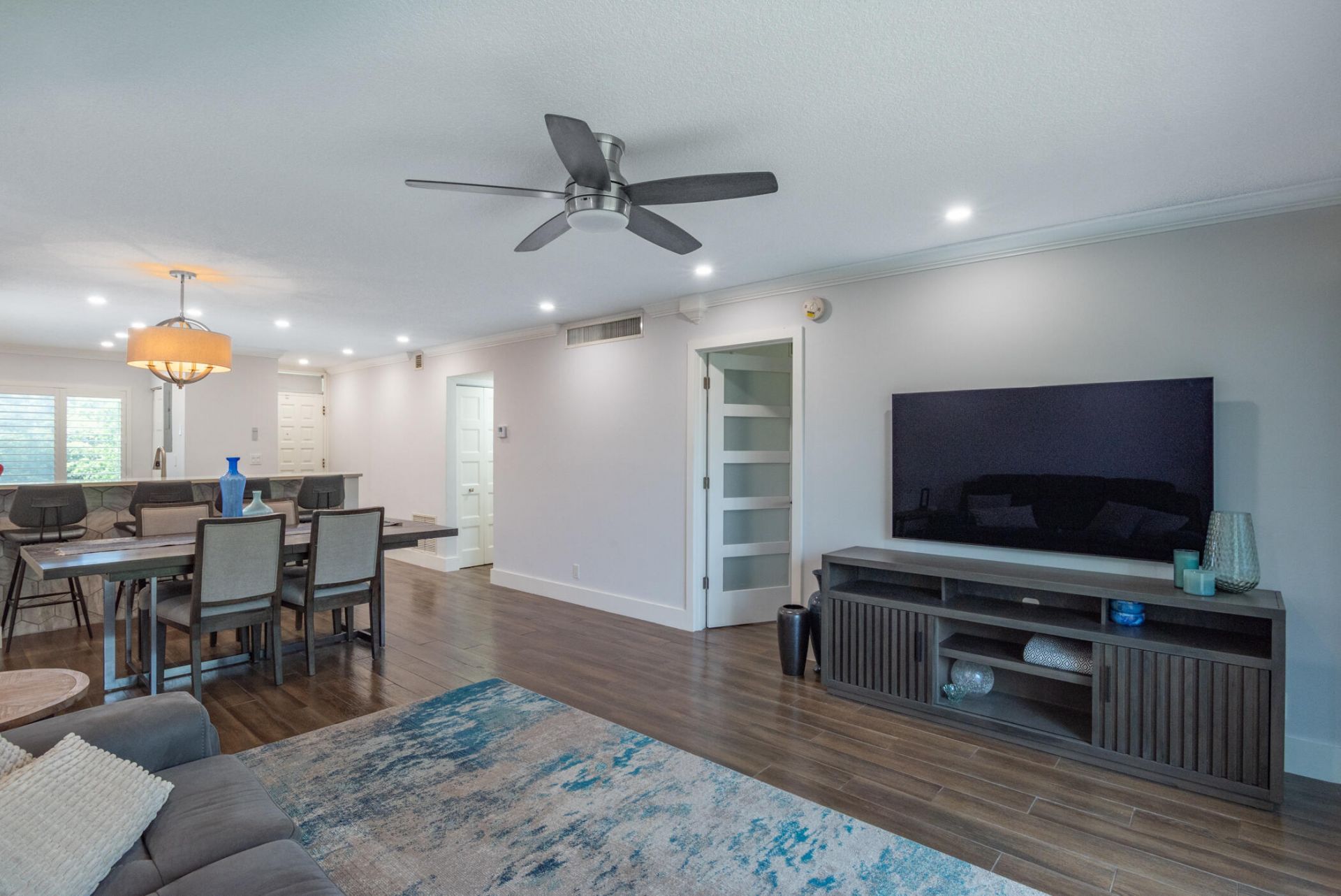 2500 Presidential Way, Unit 304, West Palm Beach, FL 33401 Photo