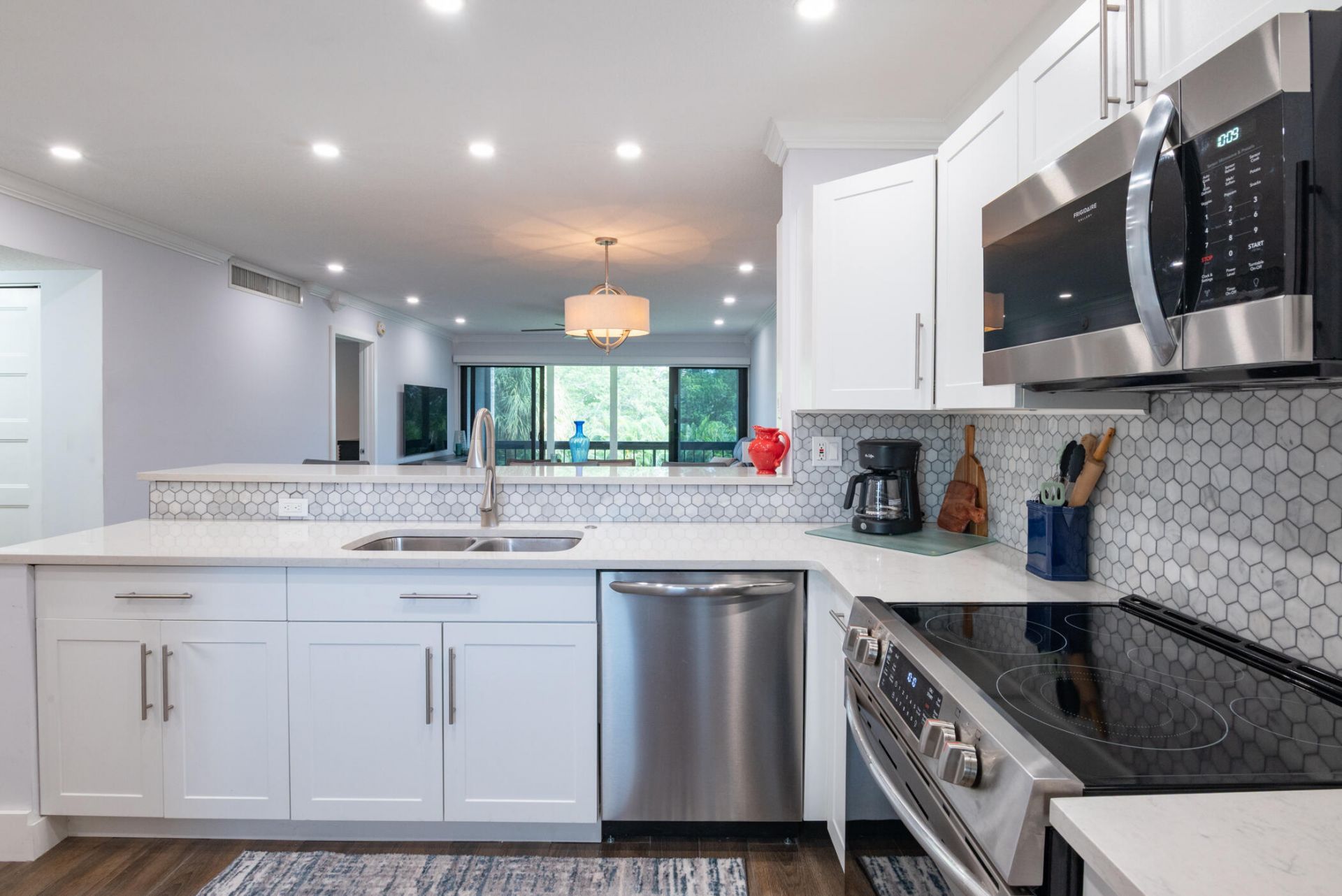 2500 Presidential Way, Unit 304, West Palm Beach, FL 33401 Photo