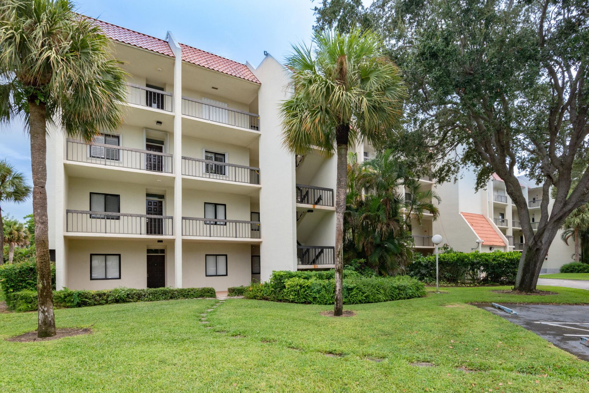 2500 Presidential Way, Unit 304, West Palm Beach, FL 33401 Photo