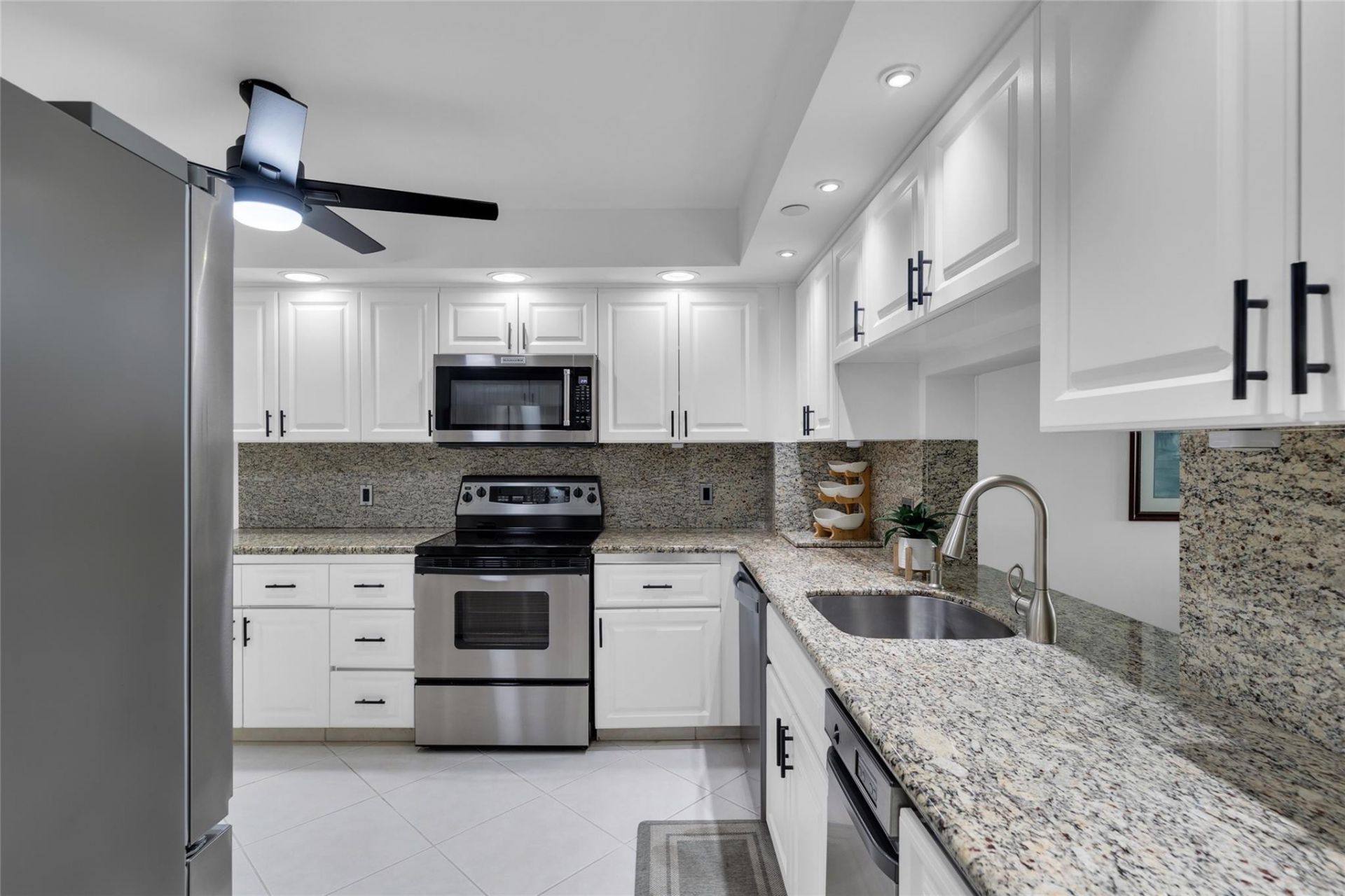 1167 Hillsboro Mile, Unit 306, Hillsboro Beach, FL 33062 Photo