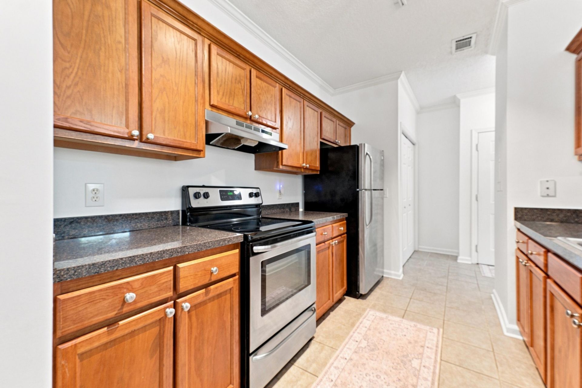 45 Sycamore Avenue Photo 10