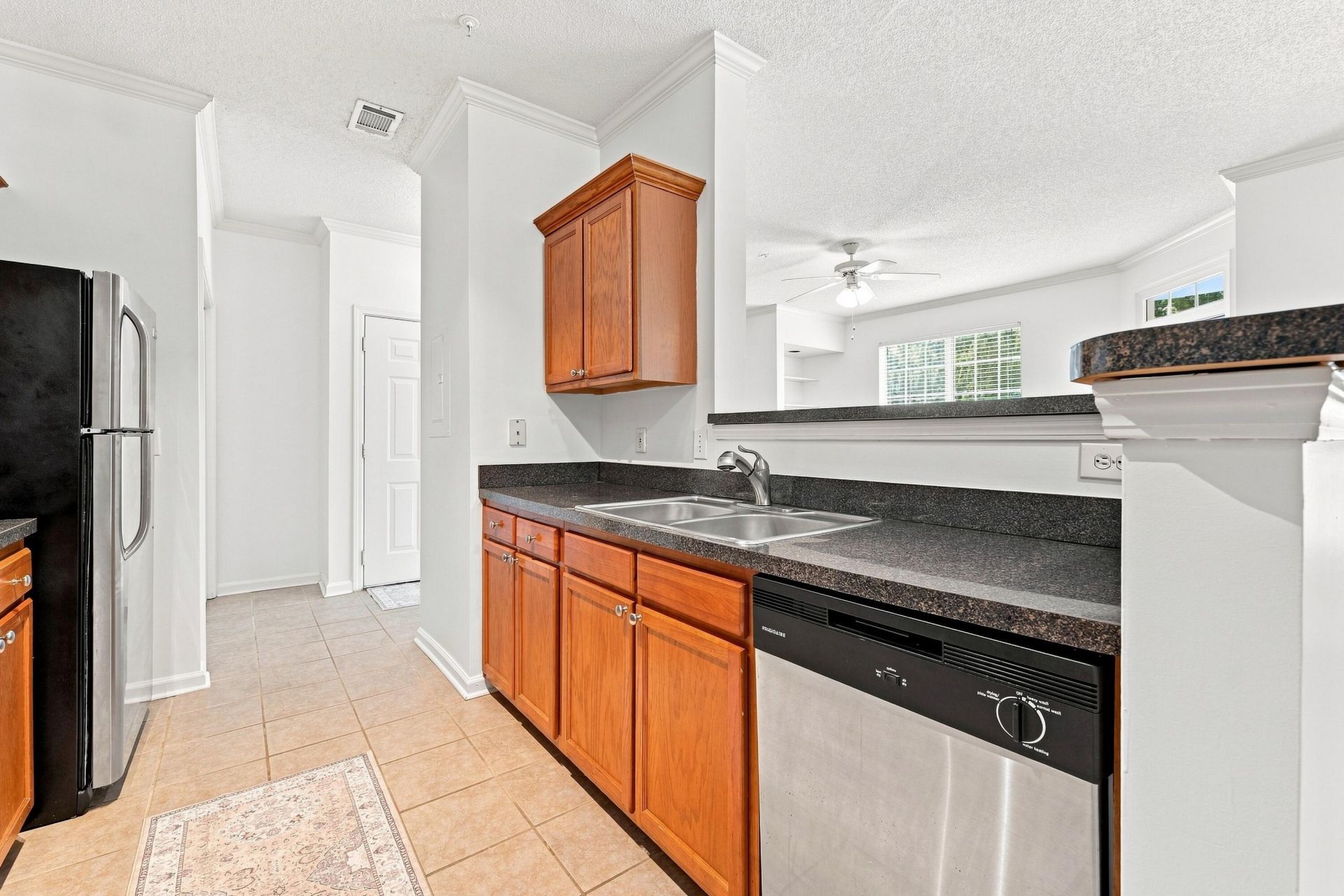 45 Sycamore Avenue Photo 11