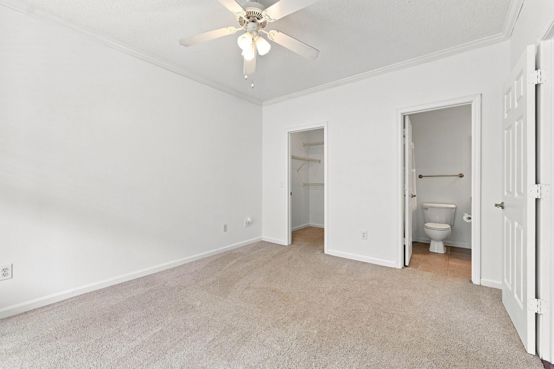 45 Sycamore Avenue Photo 15