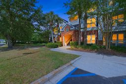 45 Sycamore Avenue photo 4