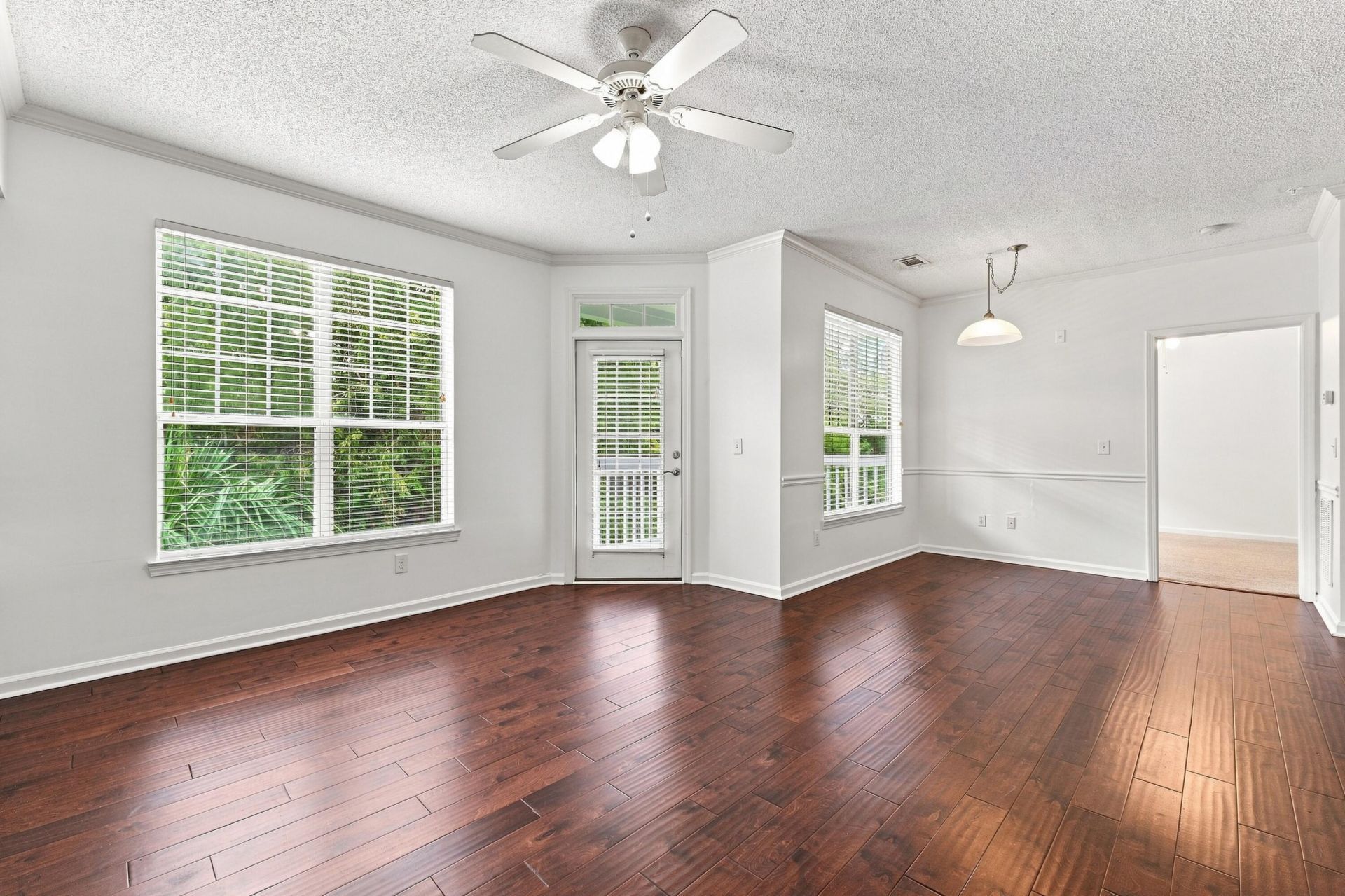 45 Sycamore Avenue Photo 5