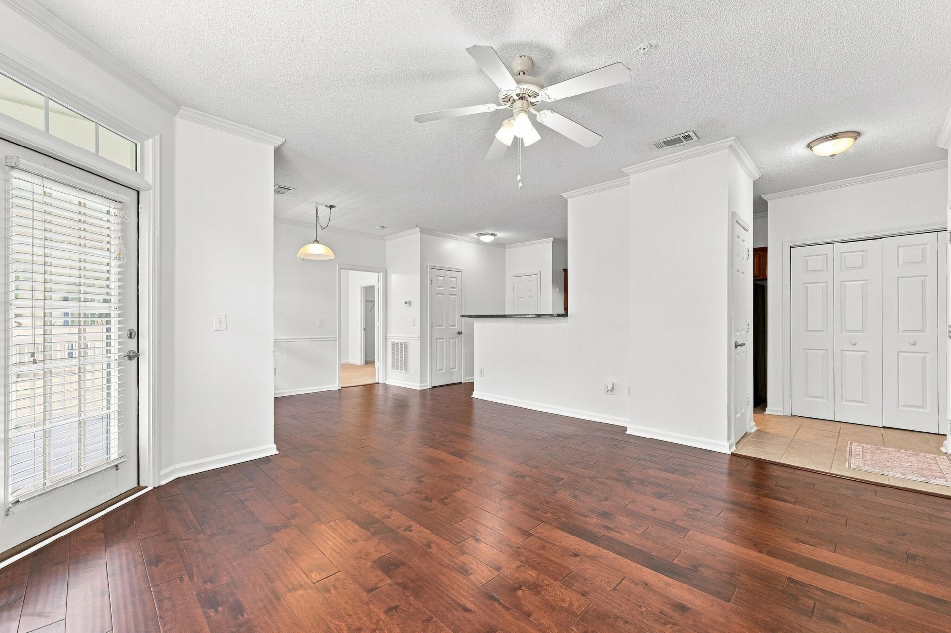 45 Sycamore Avenue Photo 8