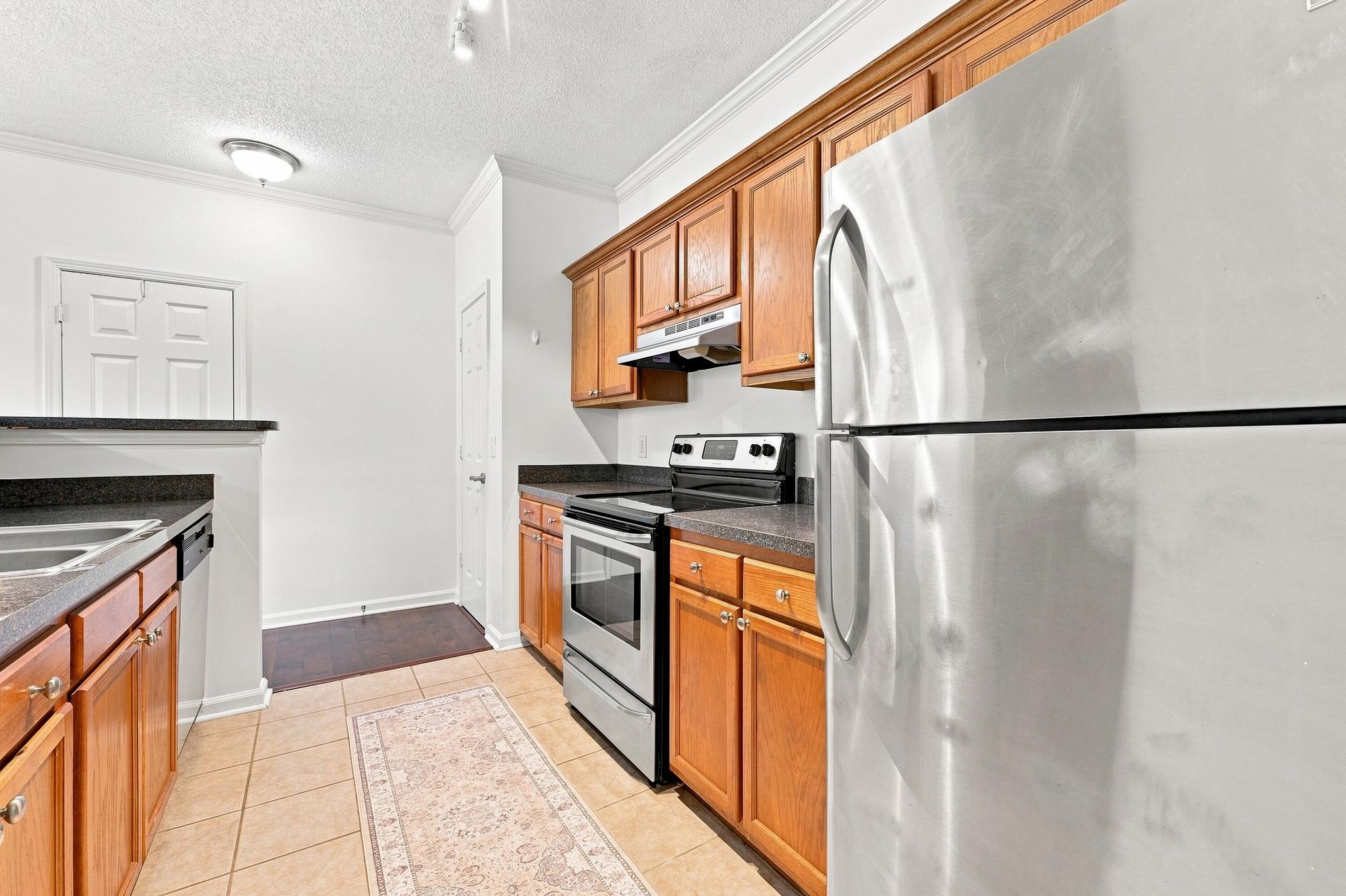 45 Sycamore Avenue Photo 9