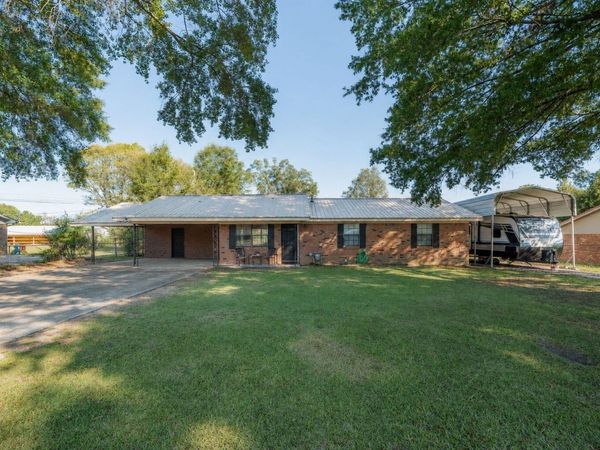 15 Anthony St., Belmont, MS 38827