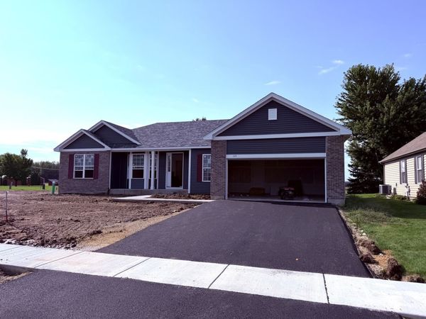 121 Dawson Creek Trail , Poplar Grove, IL 61065